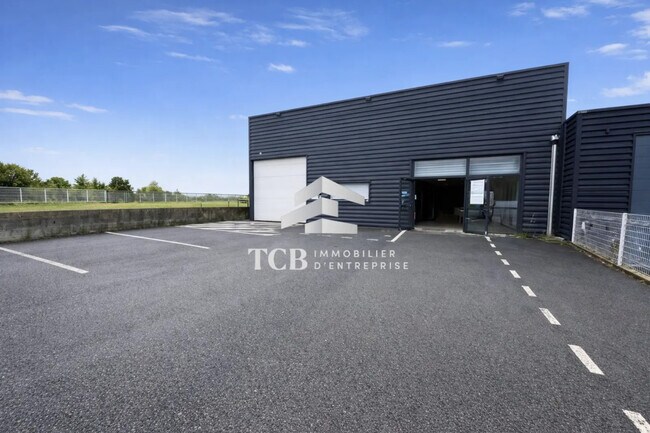 Plus de détails pour Local d’activités à vendre