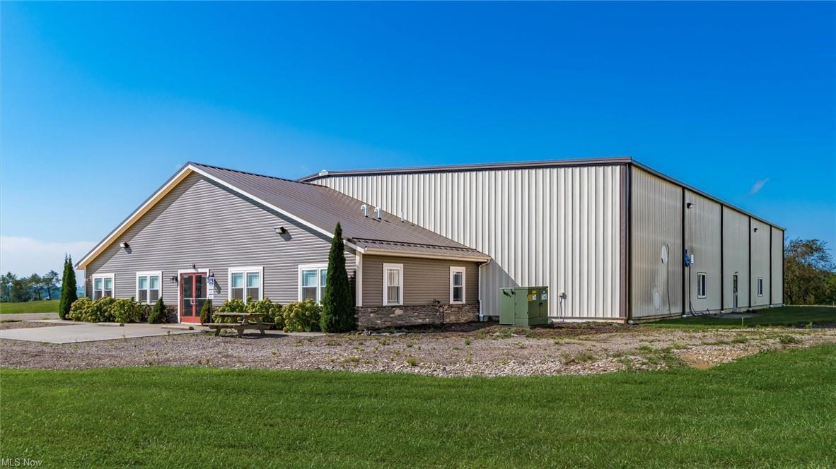 59715 West Rd, New Concord, OH à louer Photo principale– Image 1 sur 27
