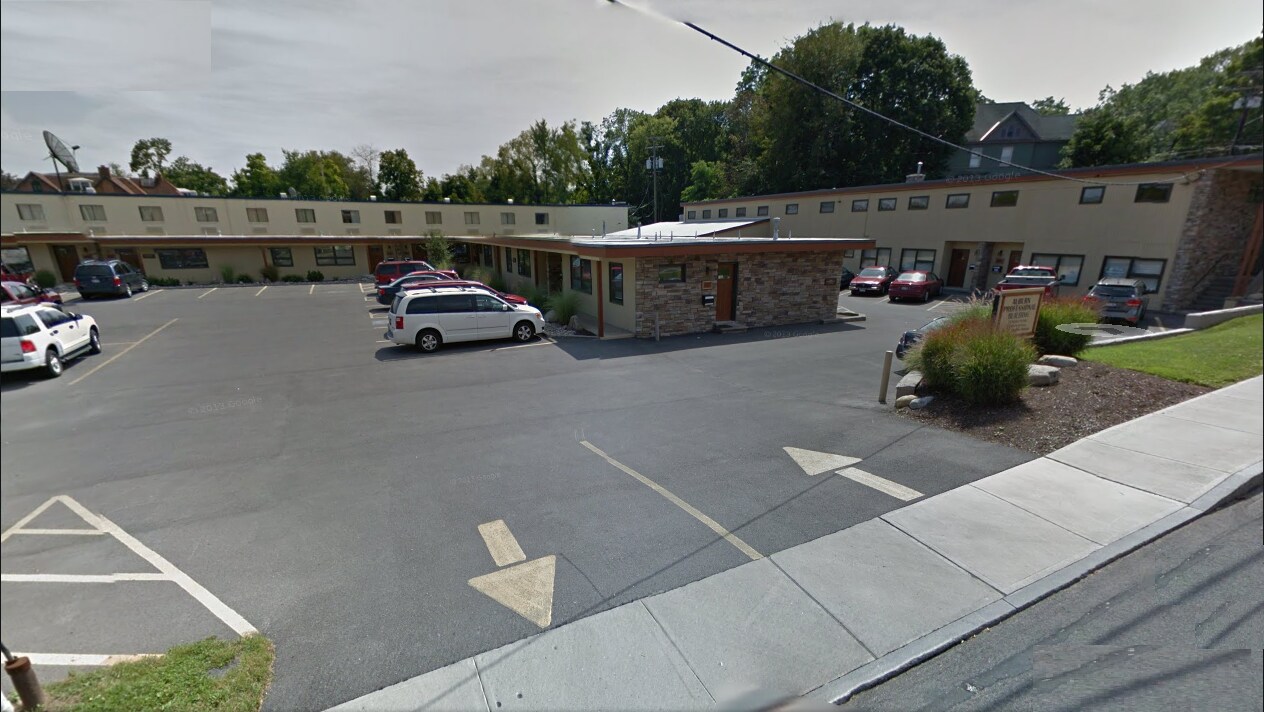 42 Westlake Ave, Auburn, NY à louer Photo principale– Image 1 sur 12