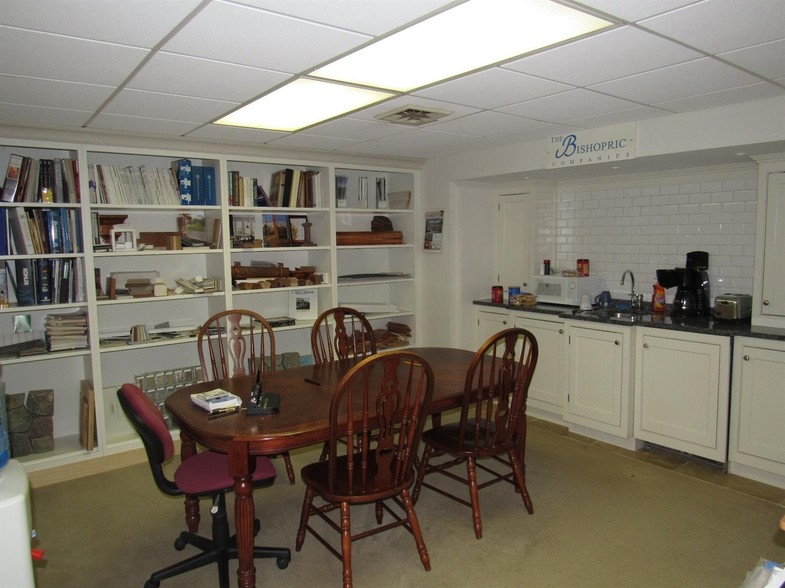 1112 Main St, Osterville, MA à vendre - Photo de l’immeuble – Image 3 sur 19