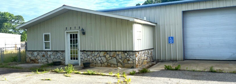 2275 NC 65 Hwy E, Walnut Cove, NC à vendre - Photo principale – Image 1 sur 10