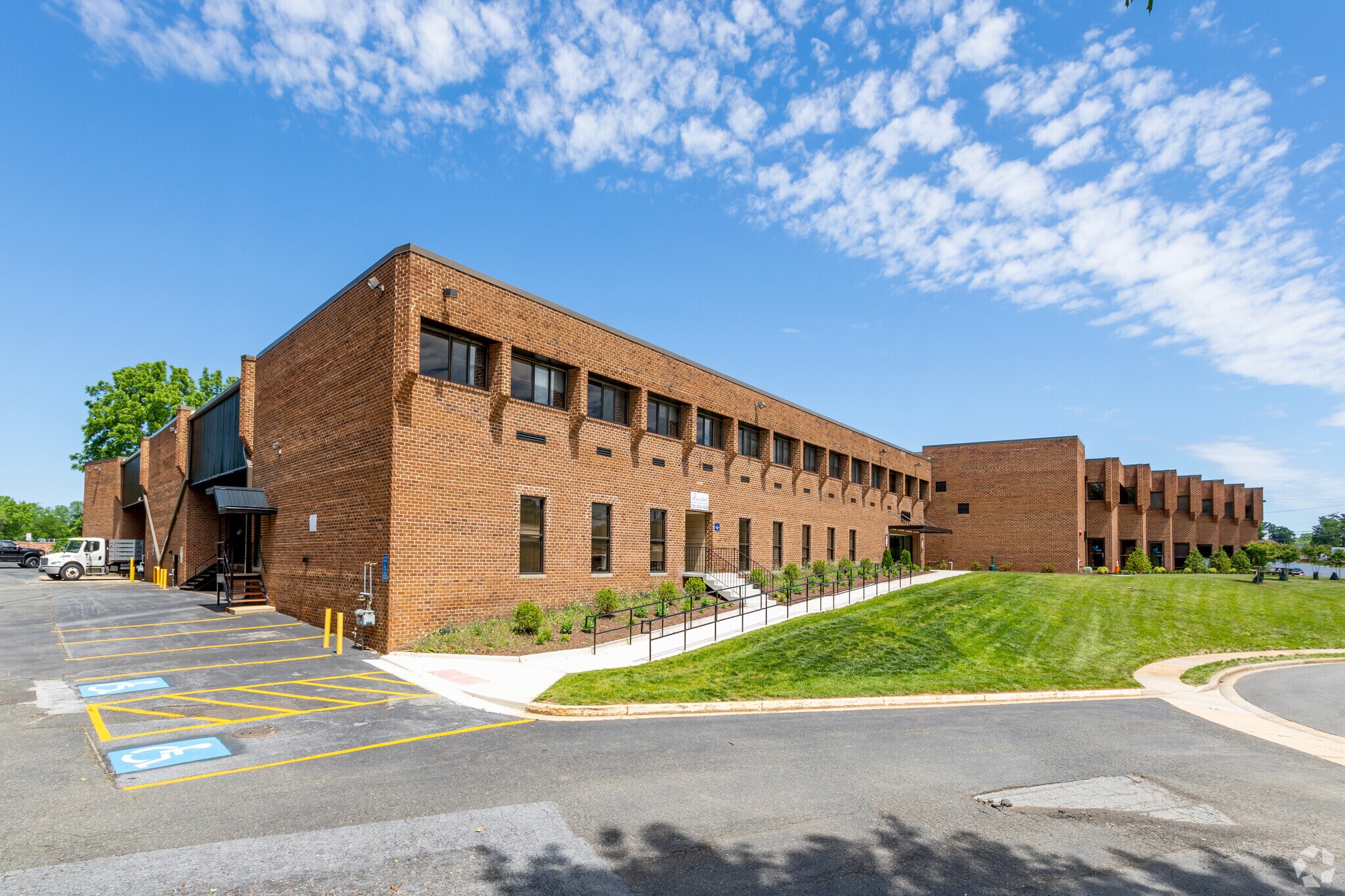 8000 Forbes Pl, Springfield, VA à louer Photo de l’immeuble– Image 1 sur 19