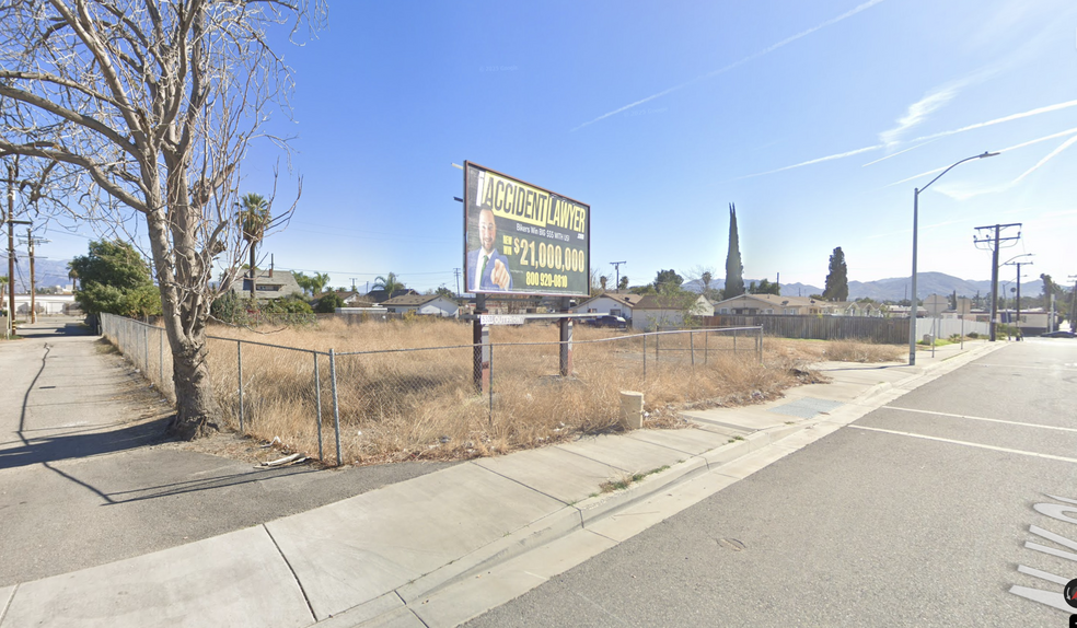271 N K St, San Bernardino, CA à vendre - Photo de l’immeuble – Image 2 sur 5
