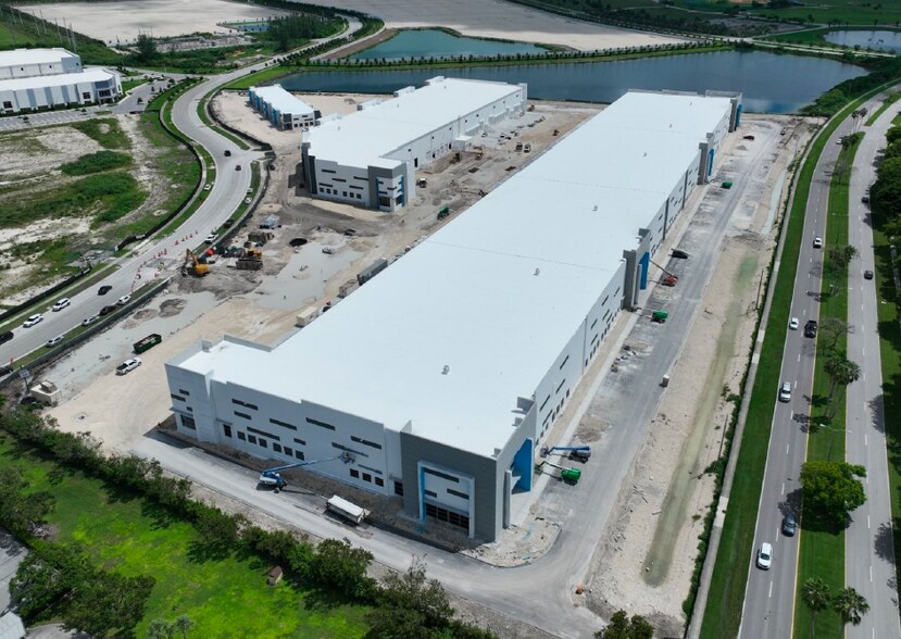 1001 Park of Commerce Blvd, Homestead, FL à louer - Photo de l’immeuble – Image 3 sur 13