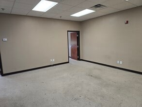 28050 US Hwy 19 N, Clearwater, FL à louer Photo intérieure– Image 1 sur 4