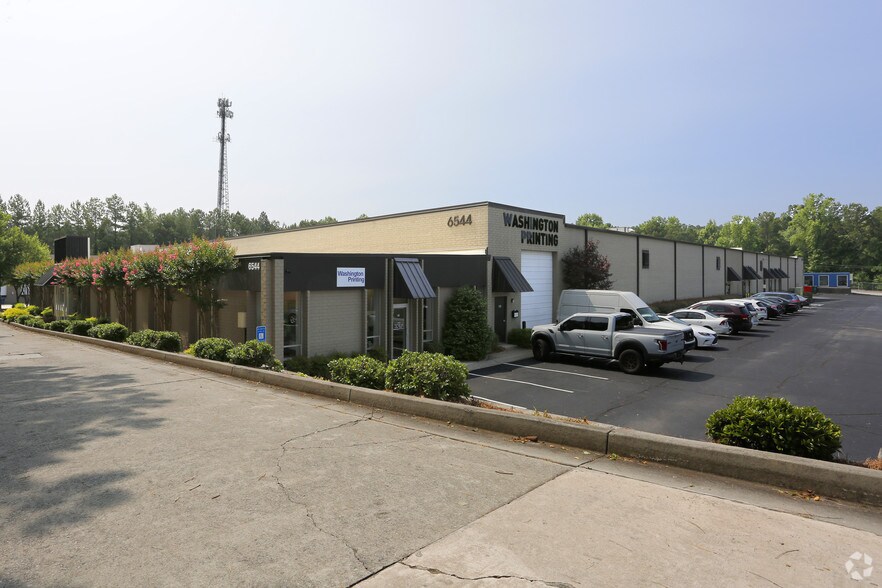6544 Warren Dr, Norcross, GA à louer - Photo principale – Image 1 sur 4