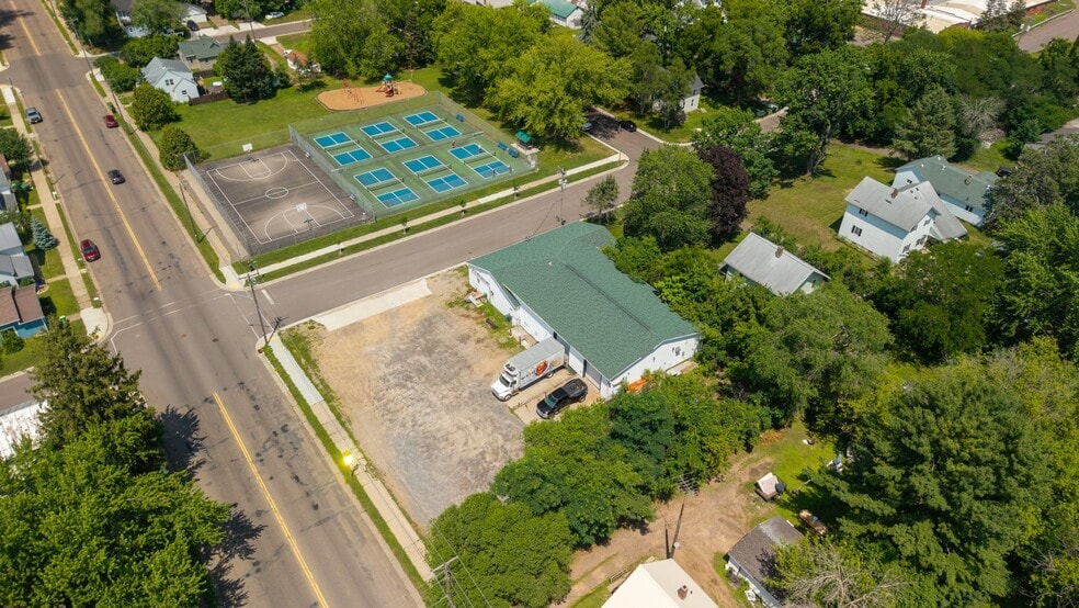 15 E Walnut St, Chippewa Falls, WI à vendre - Aérien – Image 3 sur 32