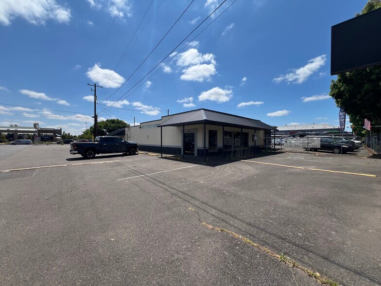 1350 Pacific Blvd SE, Albany, OR à vendre - Photo de l’immeuble – Image 3 sur 8