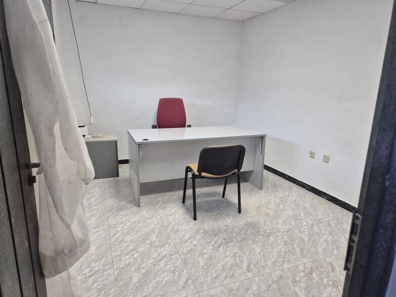 Industriel/Logistique dans Llíria, Valencia à vendre - Photo de l’immeuble – Image 3 sur 18