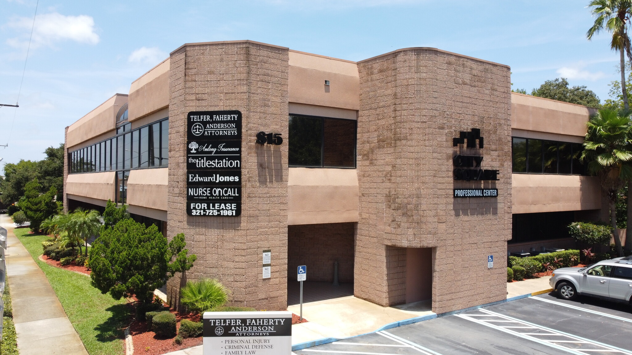 815 S Washington Ave, Titusville, FL à louer Photo principale– Image 1 sur 5