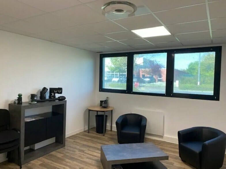 Bureau dans Reims à louer - Photo de l’immeuble – Image 3 sur 8