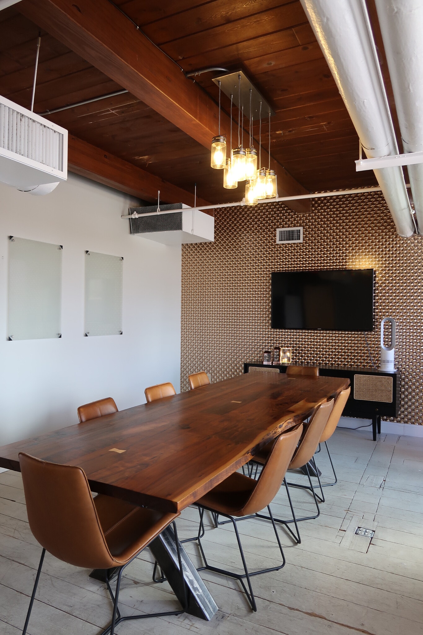 260 1st Ave S, Saint Petersburg, FL à louer Photo intérieure– Image 1 sur 2