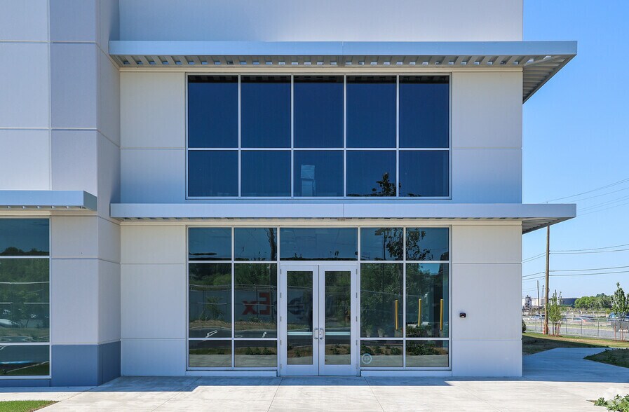 101 Lee Burbank Hwy, Revere, MA à louer - Photo de l’immeuble – Image 3 sur 17