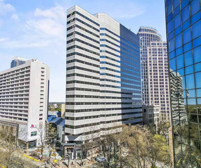101 N Tryon St, Charlotte, NC à louer - Photo de l’immeuble – Image 3 sur 24