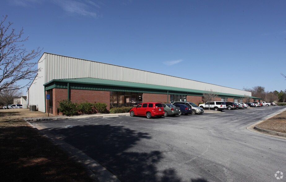 2481 Hilton Dr, Gainesville, GA à vendre - Photo de l’immeuble – Image 3 sur 5