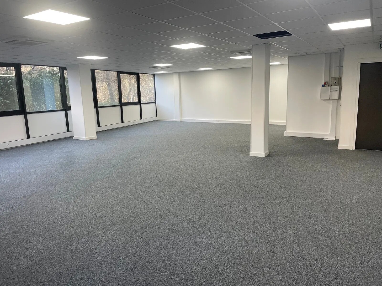 Bureau dans Valbonne à louer Photo de l’immeuble– Image 1 sur 5