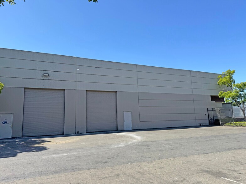 975 Corporate Center Pky, Santa Rosa, CA à louer - Photo de l’immeuble – Image 2 sur 5