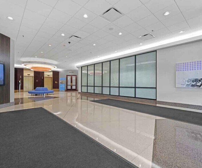 3030 Warrenville Rd, Lisle, IL à louer - Hall d’entrée – Image 3 sur 6