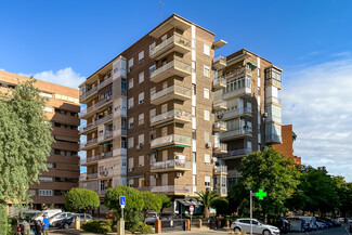 Plus de détails pour Calle De José De Cadalso, 90, Madrid - Local commercial à louer