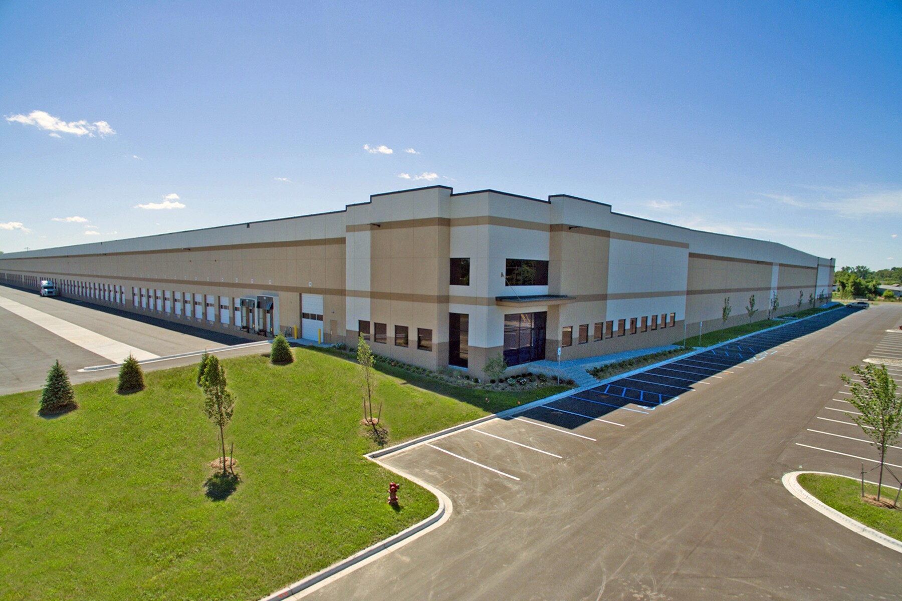 1400 E 10 Mile Rd, Hazel Park, MI à louer Photo de l’immeuble– Image 1 sur 3