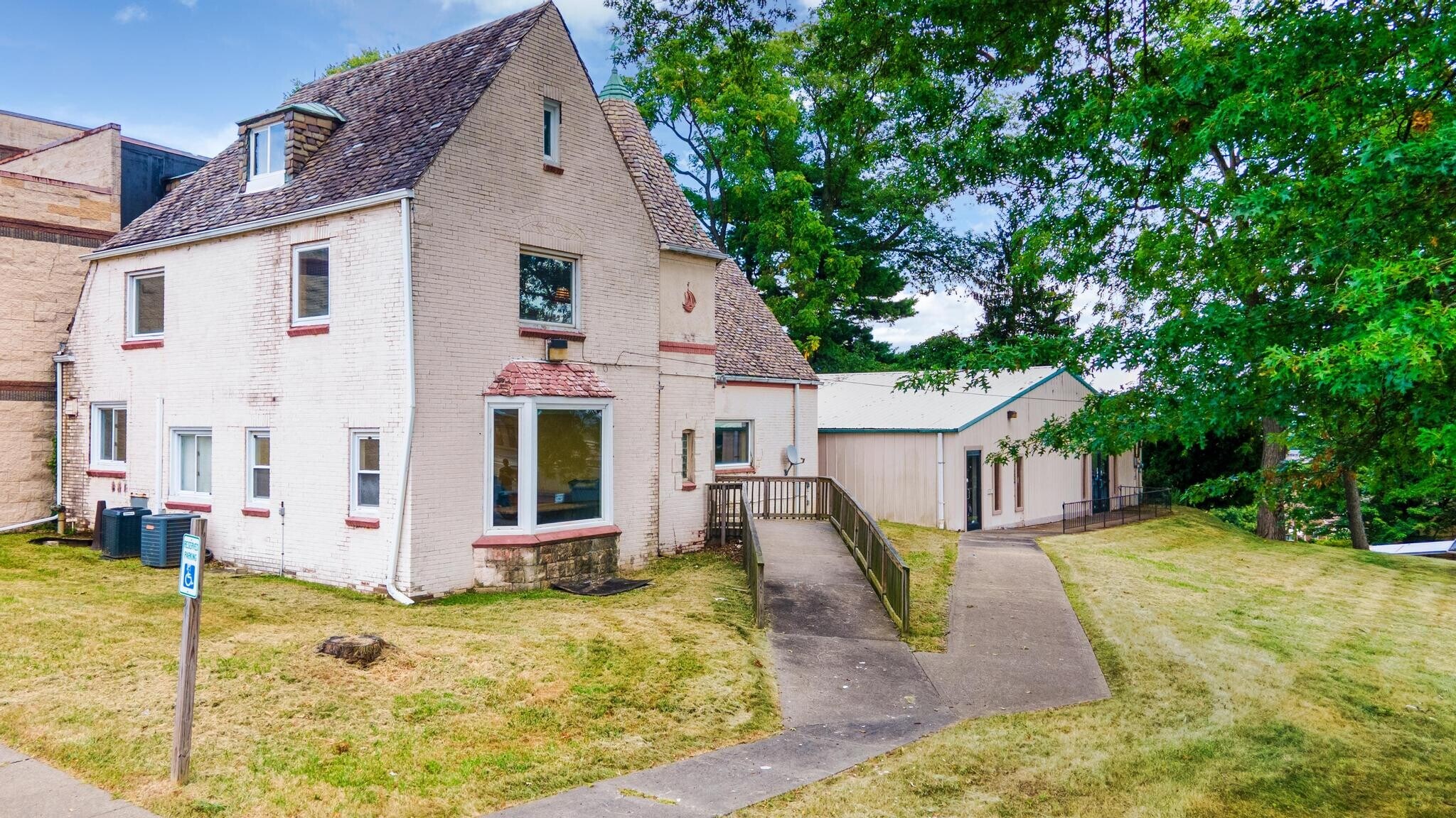 3045 Pennsylvania Ave, Weirton, WV à vendre Photo de l’immeuble– Image 1 sur 62