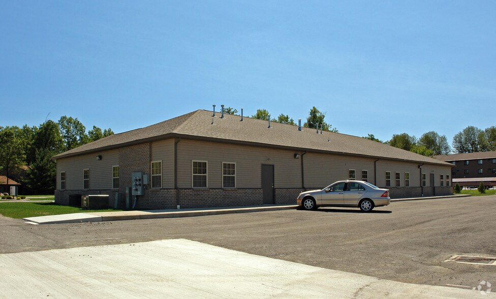 134 Westchester Dr, Youngstown, OH à vendre - Photo de l’immeuble – Image 2 sur 2