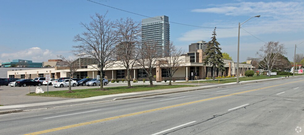 155 Consumers Rd, Toronto, ON à louer - Photo de l’immeuble – Image 3 sur 6