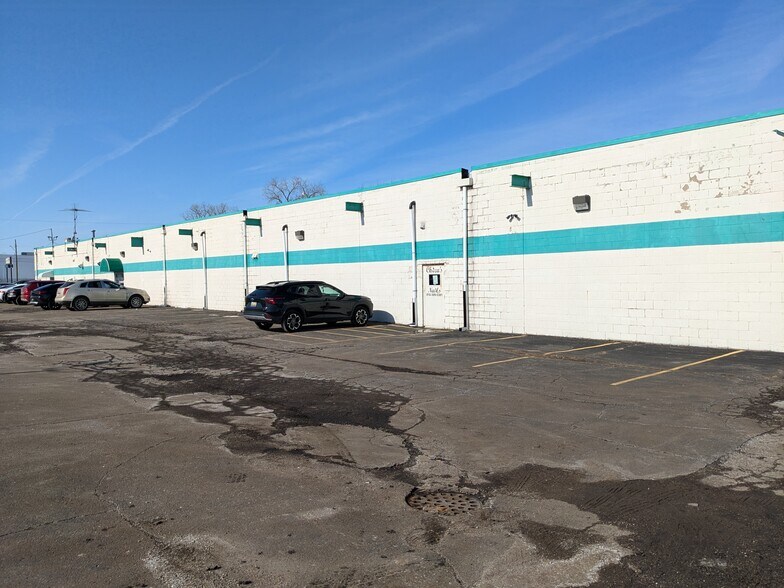 4501 Van Slyke Rd, Flint, MI à vendre - Photo principale – Image 1 sur 3