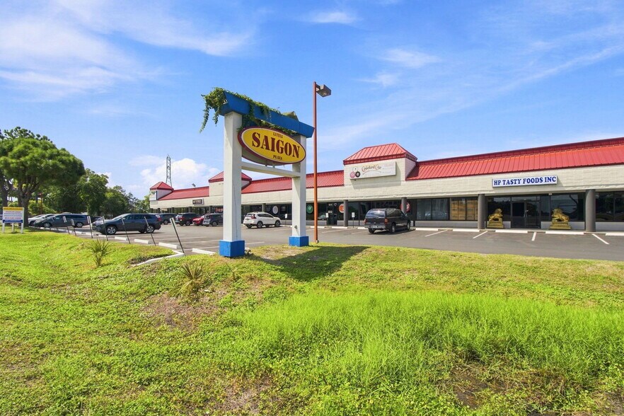 14100 US Highway 19 N, Clearwater, FL à louer - Photo de l’immeuble – Image 2 sur 61