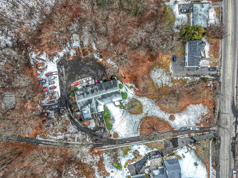 536 Scott Rd, Waterbury, CT à vendre - Photo de l’immeuble – Image 1 sur 12