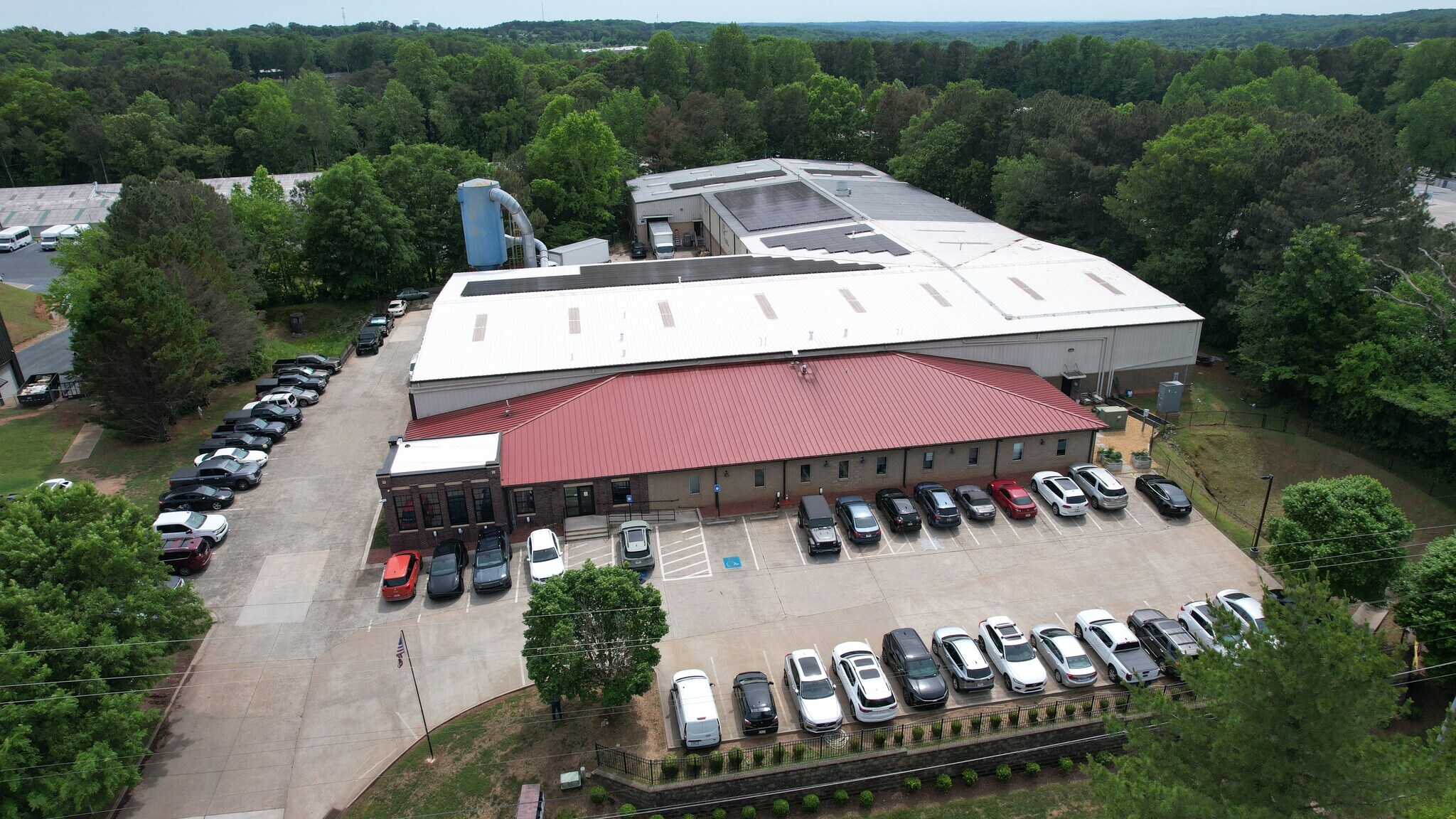 850 Univeter Rd, Canton, GA à louer Photo de l’immeuble– Image 1 sur 5