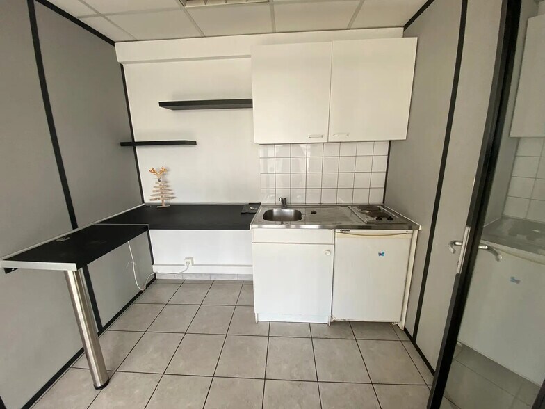 Bureau dans Marseille à vendre - Photo intérieure – Image 3 sur 9