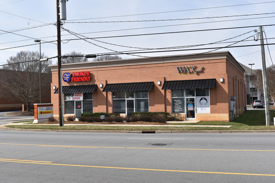 2923 N Center St, Hickory, NC à louer - Photo de l’immeuble – Image 1 sur 11