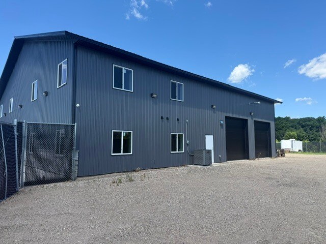 16651 Polk St NE, Ham Lake, MN à vendre - Photo de l’immeuble – Image 3 sur 15
