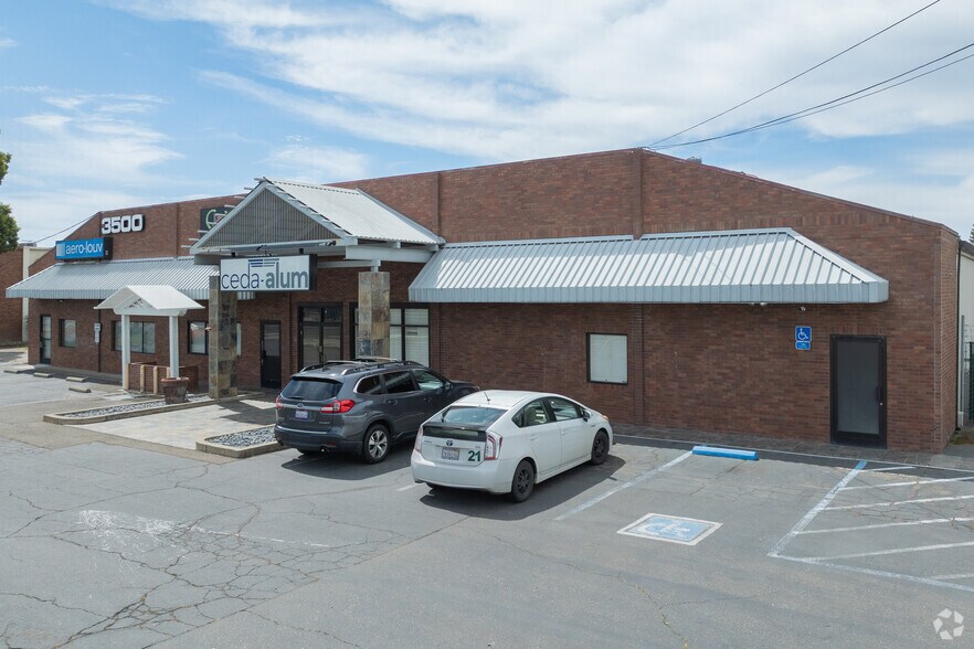 3500 Power Inn Rd, Sacramento, CA à vendre - Photo de l’immeuble – Image 3 sur 5