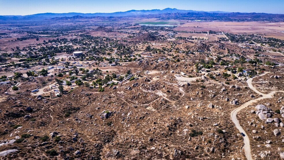 29877 Nogues Rd, Menifee, CA à vendre - Photo principale – Image 1 sur 14