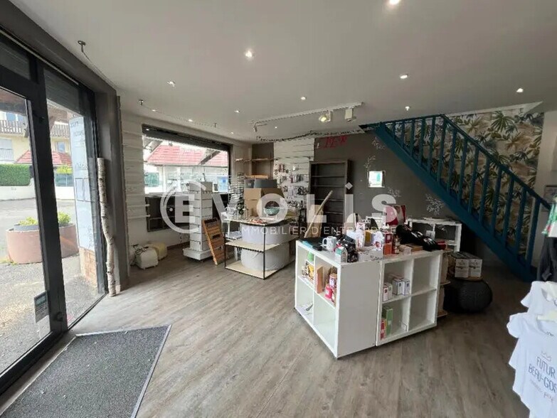 Local commercial dans Marolles-en-Brie à vendre - Photo intérieure – Image 2 sur 8