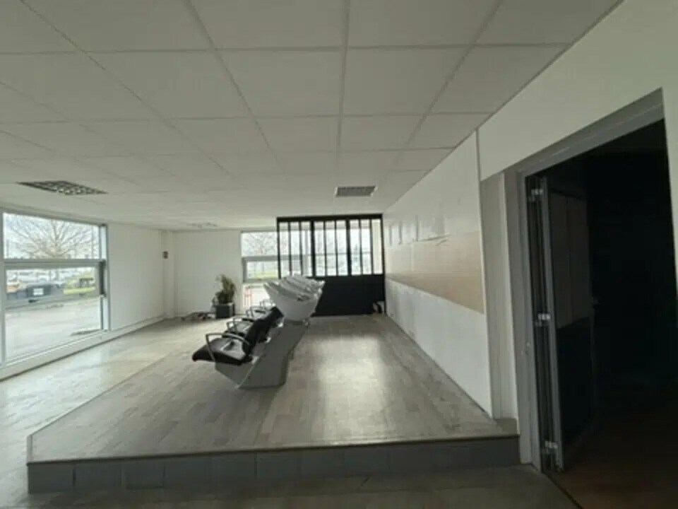 Bureau dans Beauvais à louer Photo de l’immeuble– Image 1 sur 12