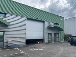 Plus de détails pour Local d’activités à vendre