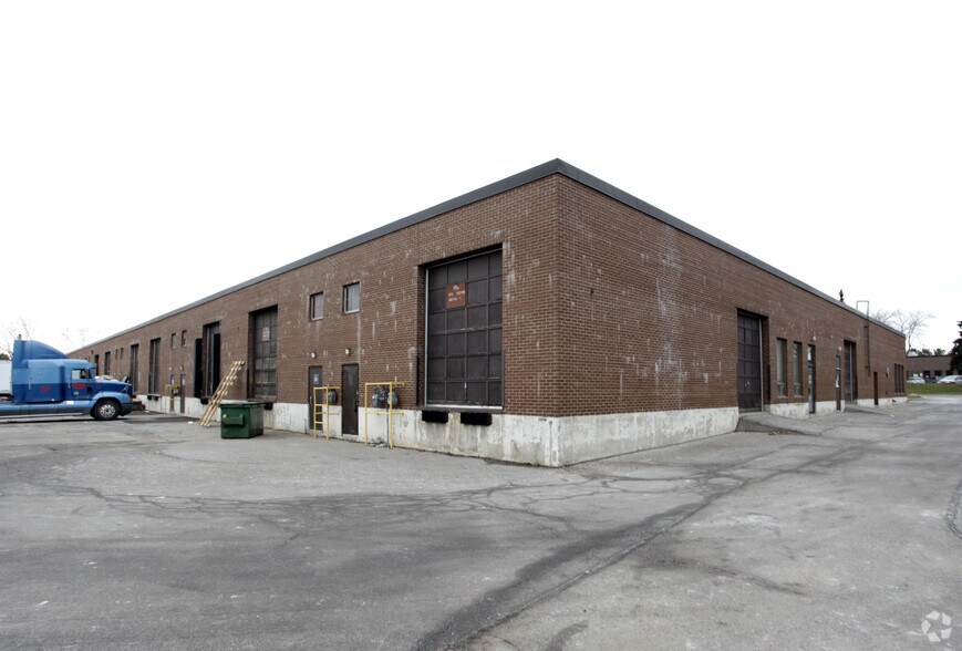 293 Rayette Rd, Concord, ON à louer - Photo de l’immeuble – Image 2 sur 2