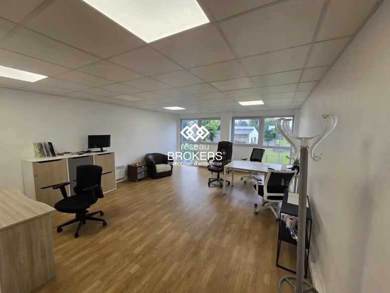 Bureau dans Villiers-le-Bel à vendre - Photo de l’immeuble – Image 3 sur 3