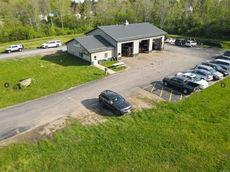 21 Fred Haynes Blvd, Oswego, NY à vendre - Photo principale – Image 1 sur 27