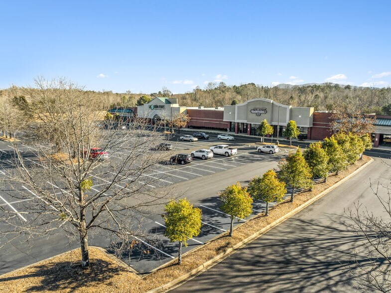 104-168 Fiddlers Run Blvd, Morganton, NC à louer - Photo de l’immeuble – Image 3 sur 9