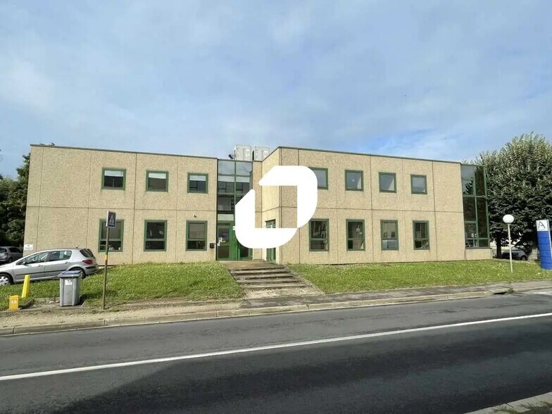 Bureau dans Viry-Châtillon à louer - Photo de l’immeuble – Image 1 sur 8