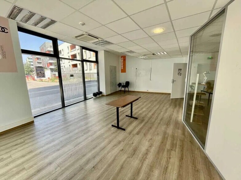 Bureau dans Rouen à louer - Photo de l’immeuble – Image 3 sur 14
