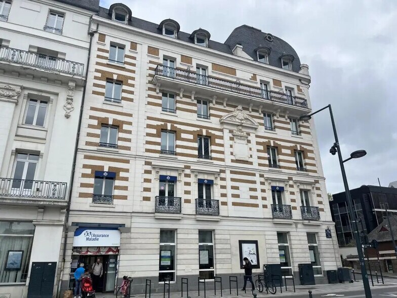 Bureau dans Rennes à louer - Photo de l’immeuble – Image 1 sur 11