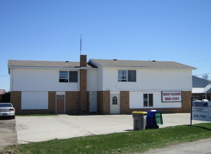 107 Basket Factory Rd, Butler, IN à vendre - Photo principale – Image 1 sur 4