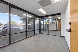 23591 El Toro Rd, Lake Forest, CA à louer Photo intérieure– Image 1 sur 1