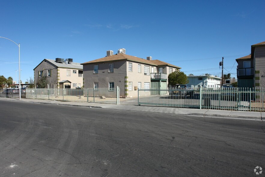 1707 Santa Paula Dr, Las Vegas, NV à vendre - Photo principale – Image 1 sur 18