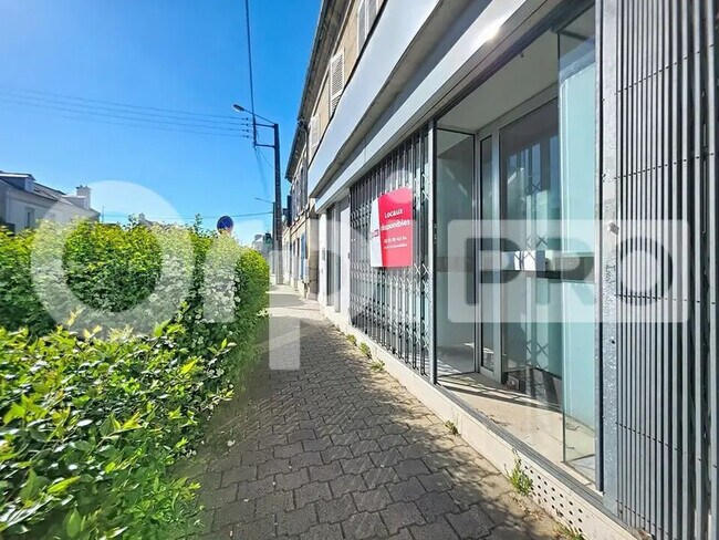 Plus de détails pour Local commercial à louer